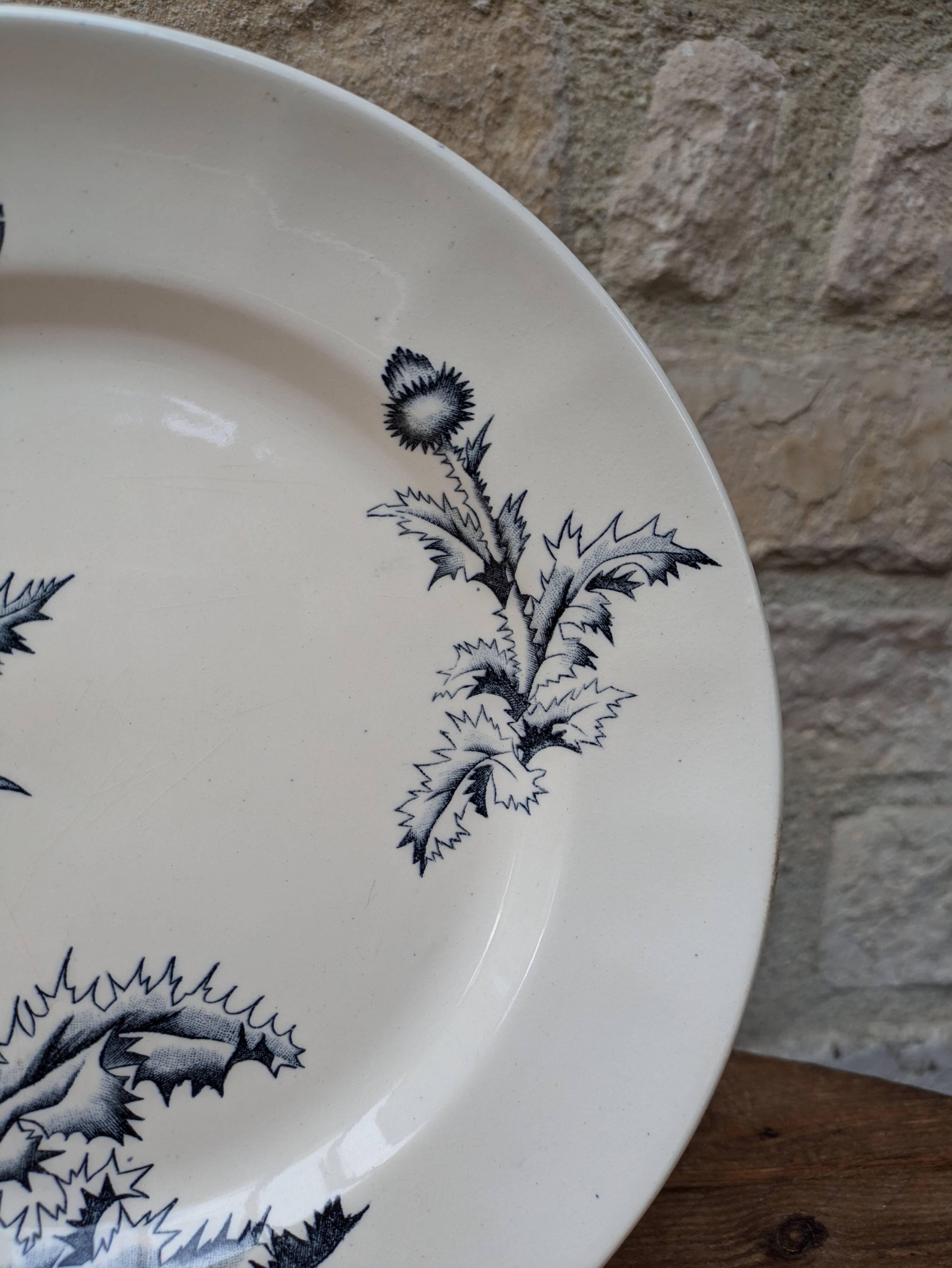 Old Lonchamp ceramic plate, Chardon Terre de fer model