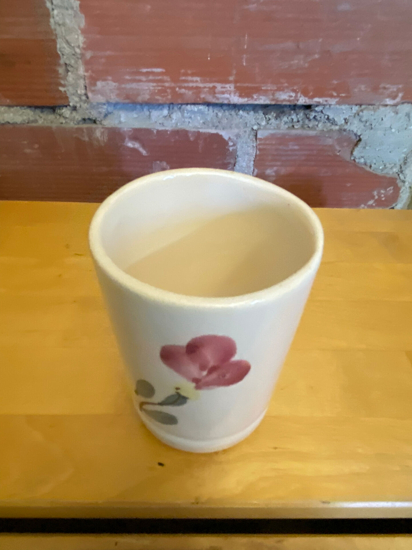 Old Service Juice Jug + 6 White Ceramic Glasses with Flower Wine Decor