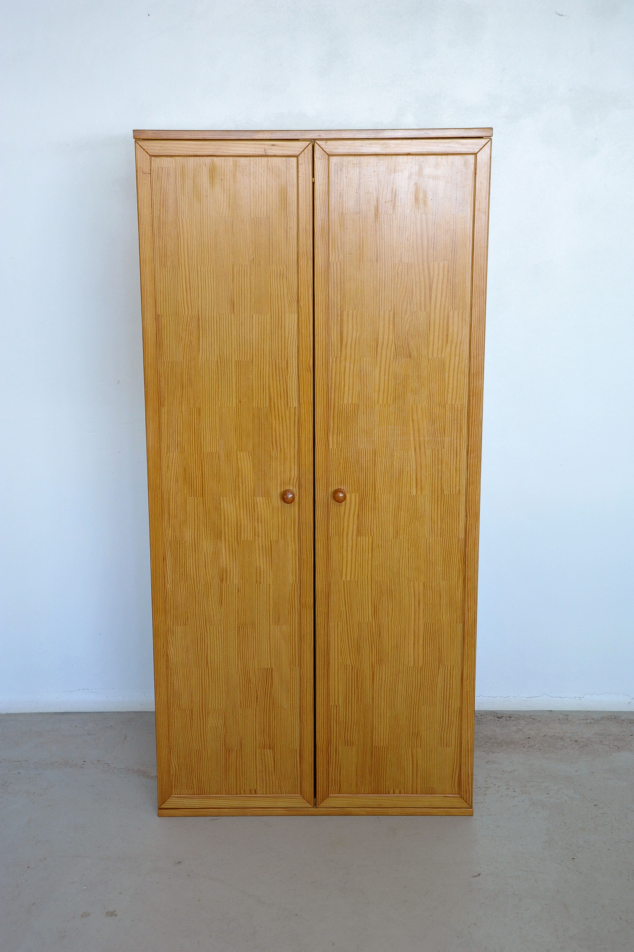 Pine closet - 1970s