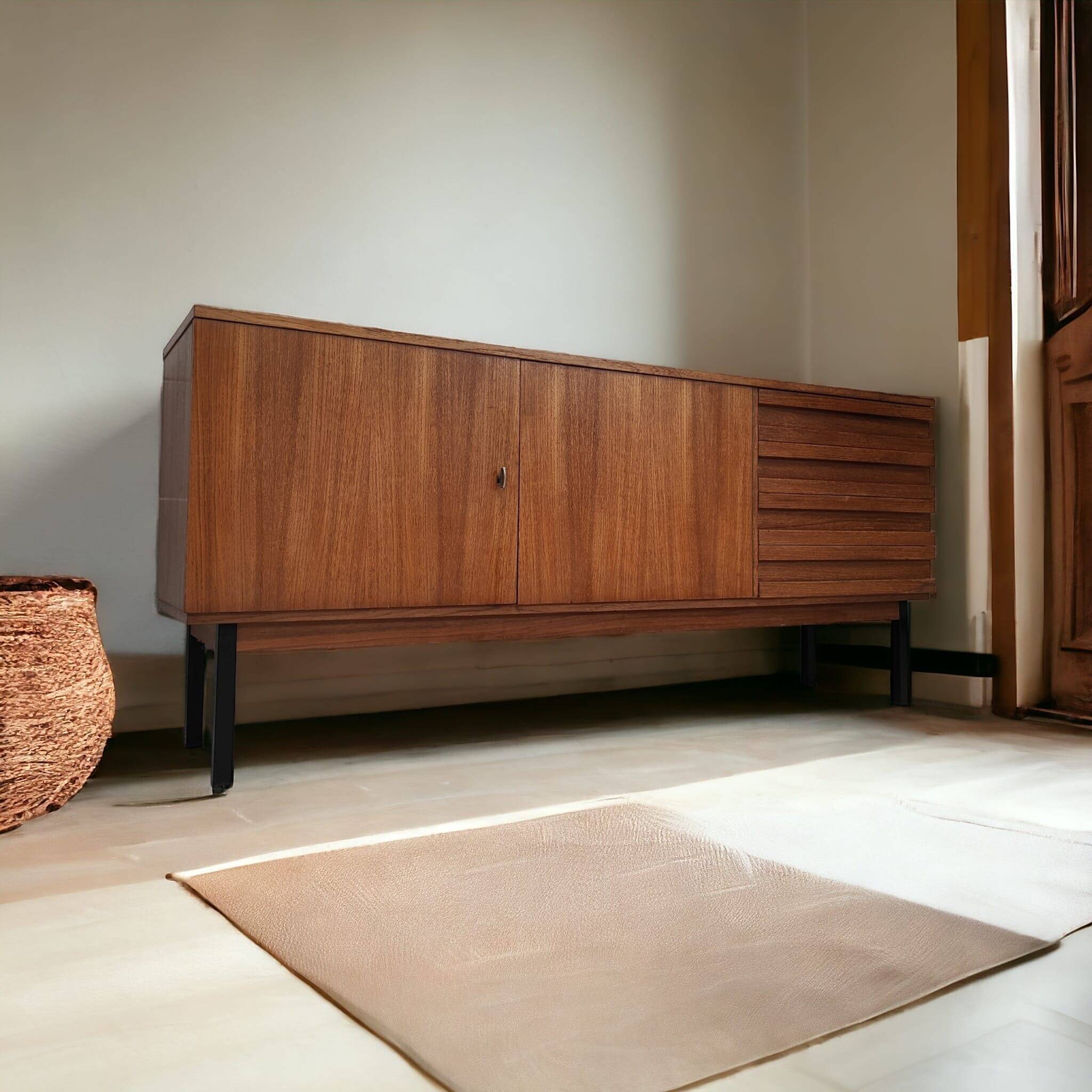 Buffet du milieu du siècle