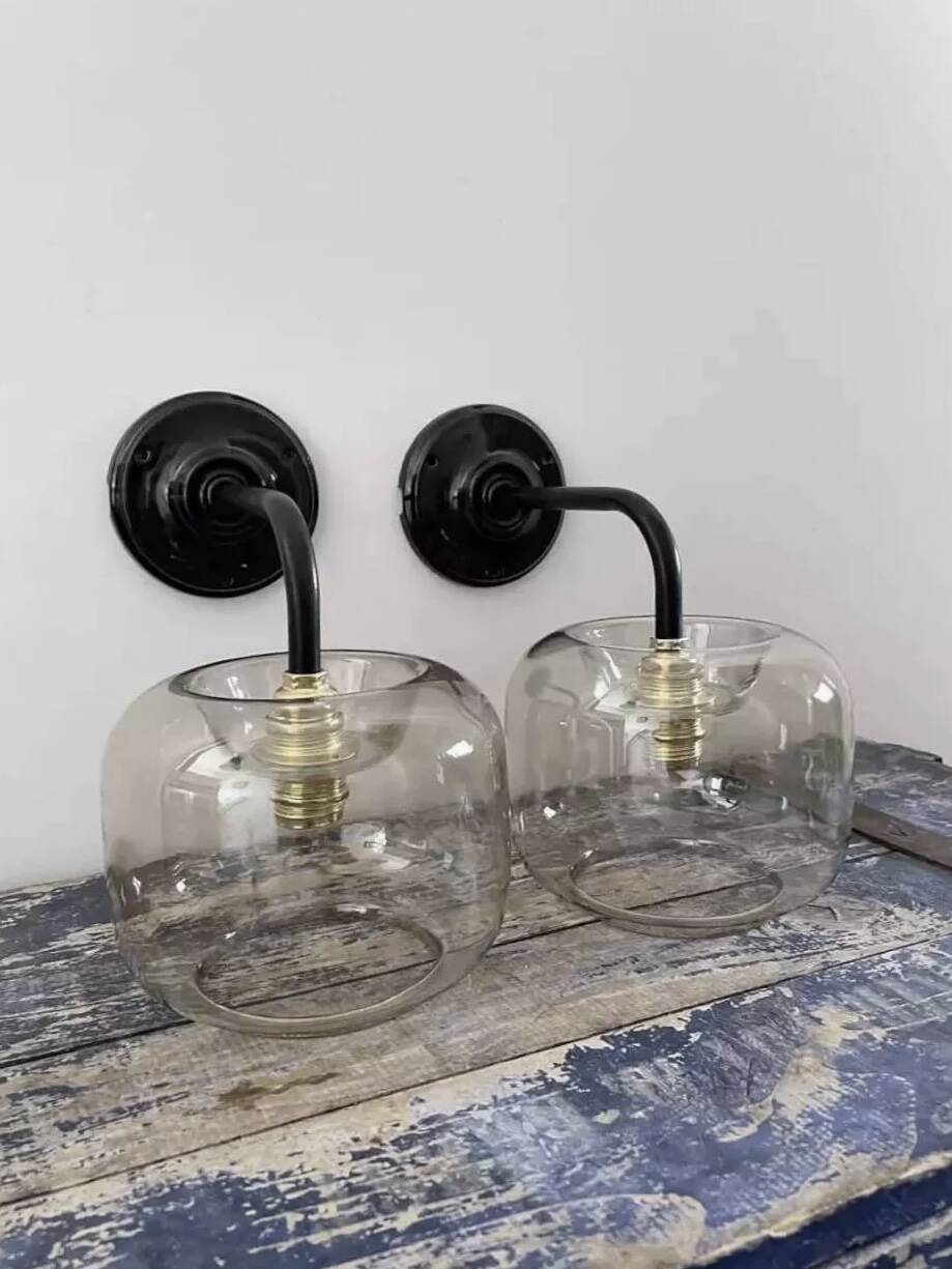 Paire d’appliques vintage en verre fumé