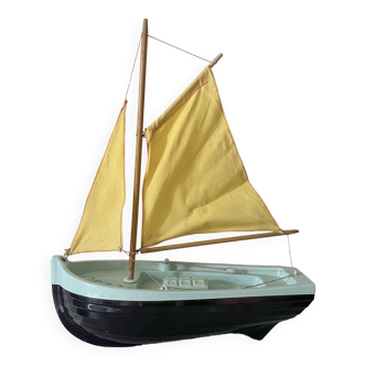 Navigable basin sailboat from the french brand giraud sauveur (gs), tuna model chp2