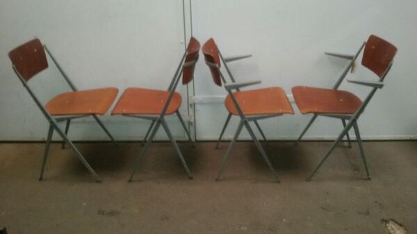 Chaises pyramides par Wim Rietveld pour Ahrend de Cirkel, 1964