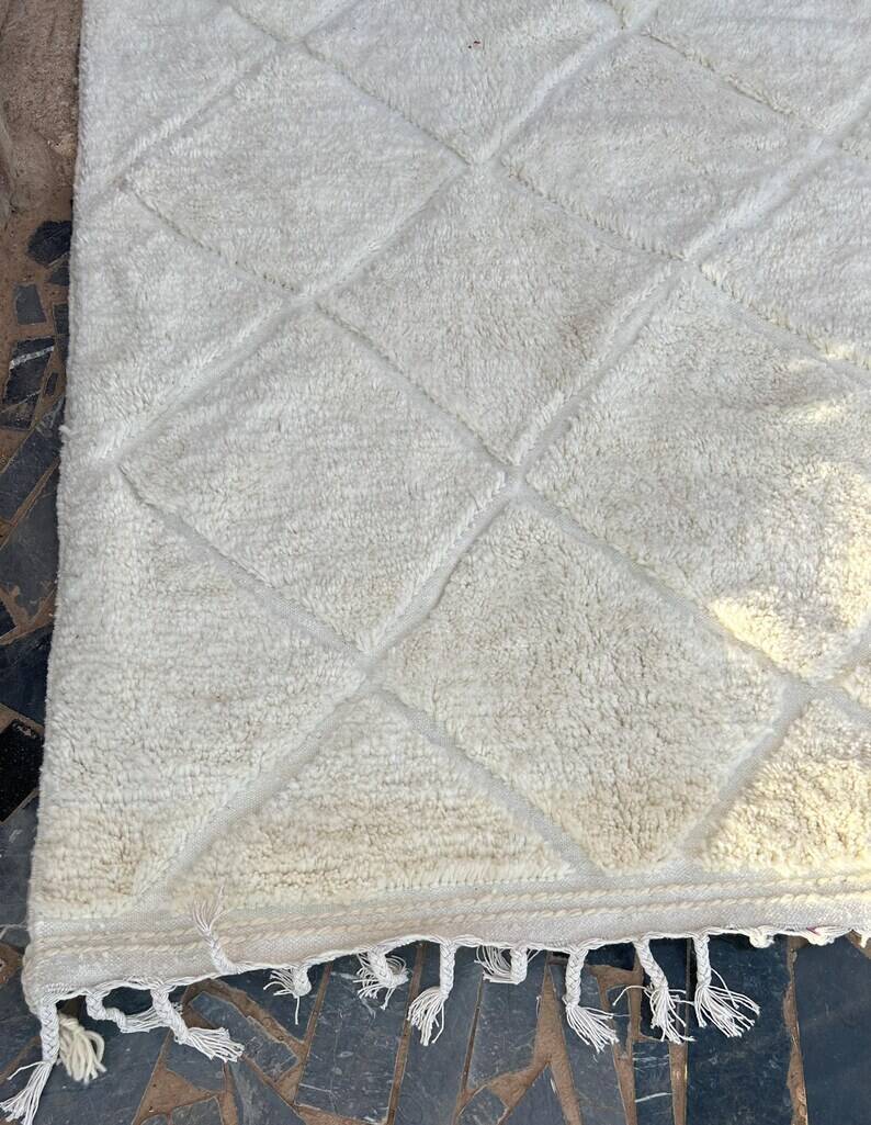 White Berber rug in natural wool 250cm x 150cm