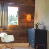 Chest of drawers on wooden frame