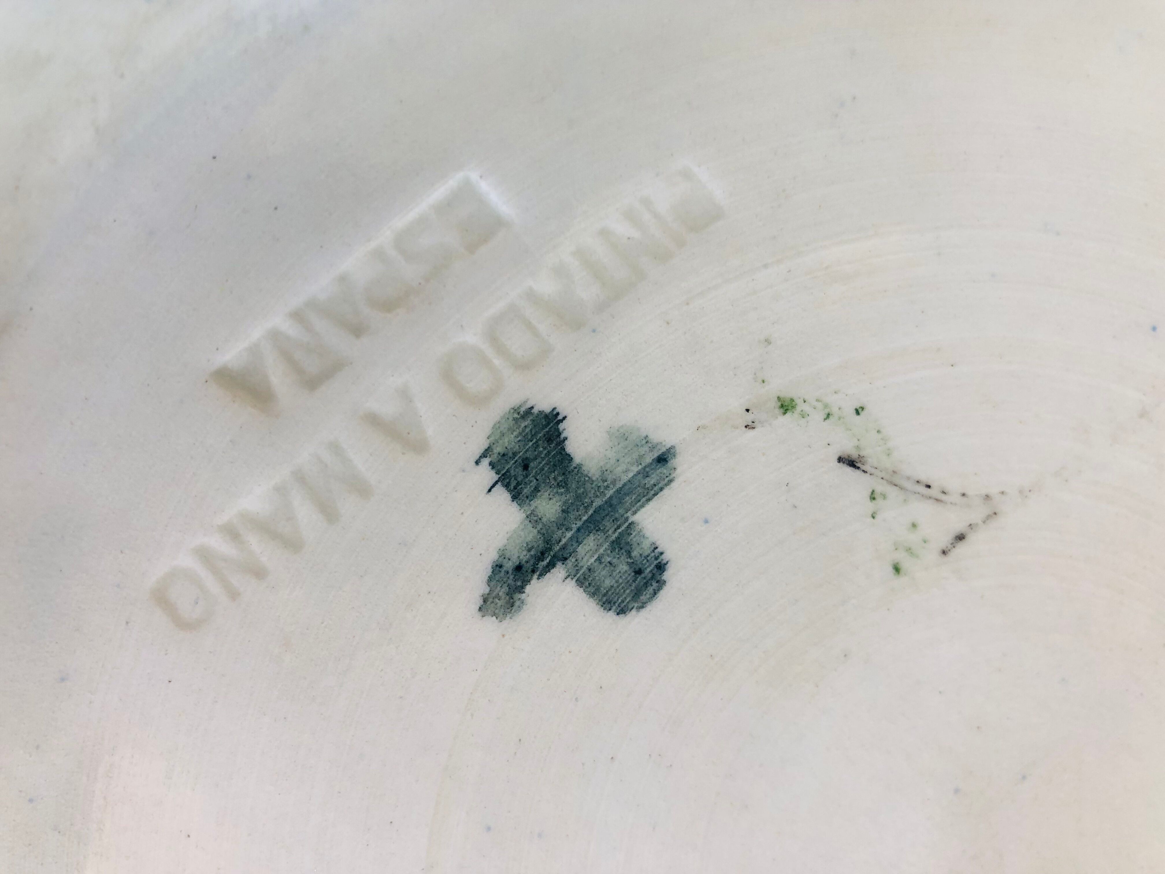 Ceramic plate with marine decoration in grisaille, hand-painted.