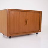Danish mobile Hi-Fi TV buffet.