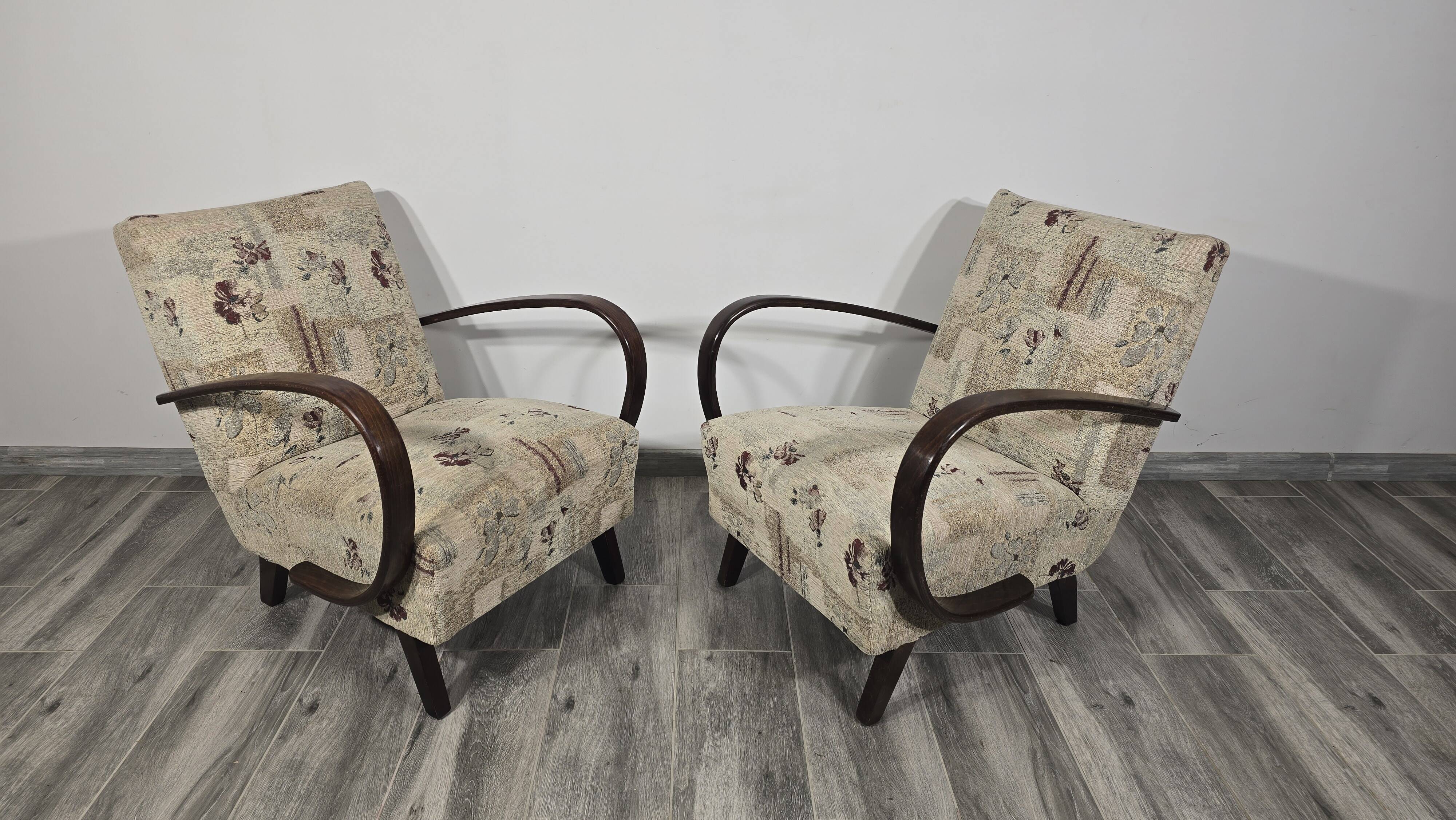 Vintage Armchairs from Jindrich Halabala, 1940s, Set of 2