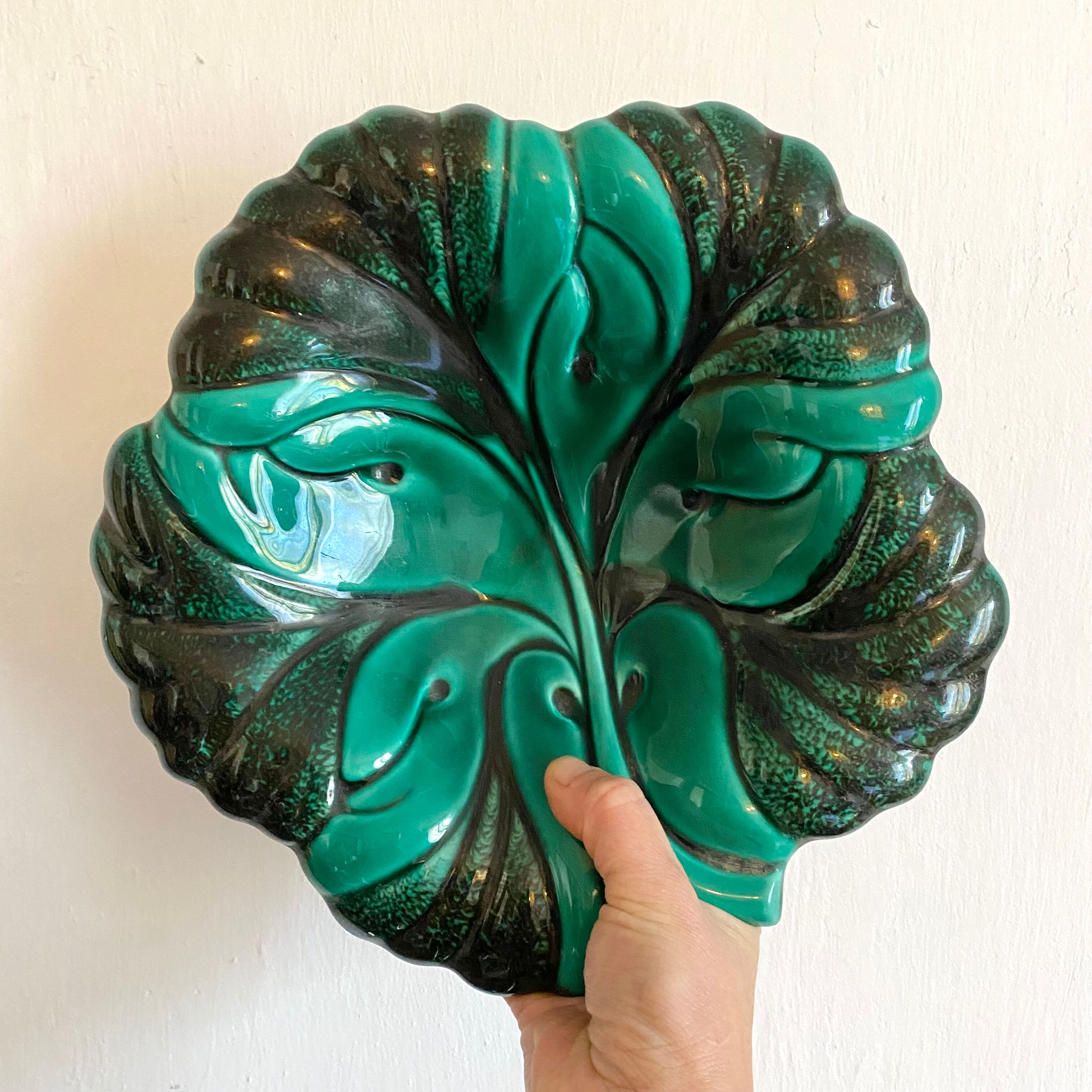 Ceramic leaf emptier