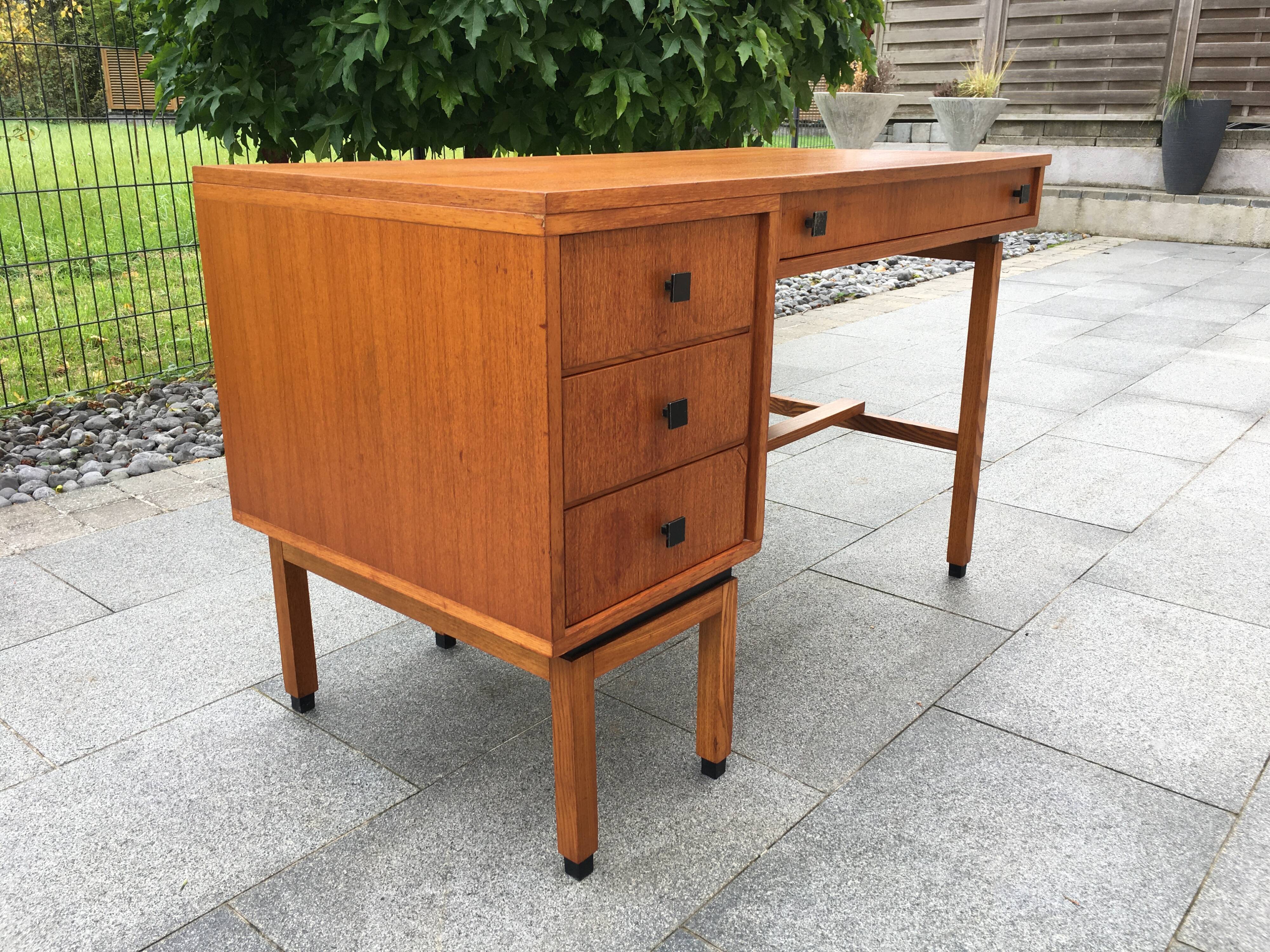 Bureau moderniste MDK en teck Belgique années 60