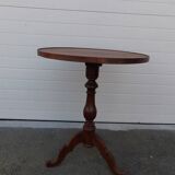 Pedestal table