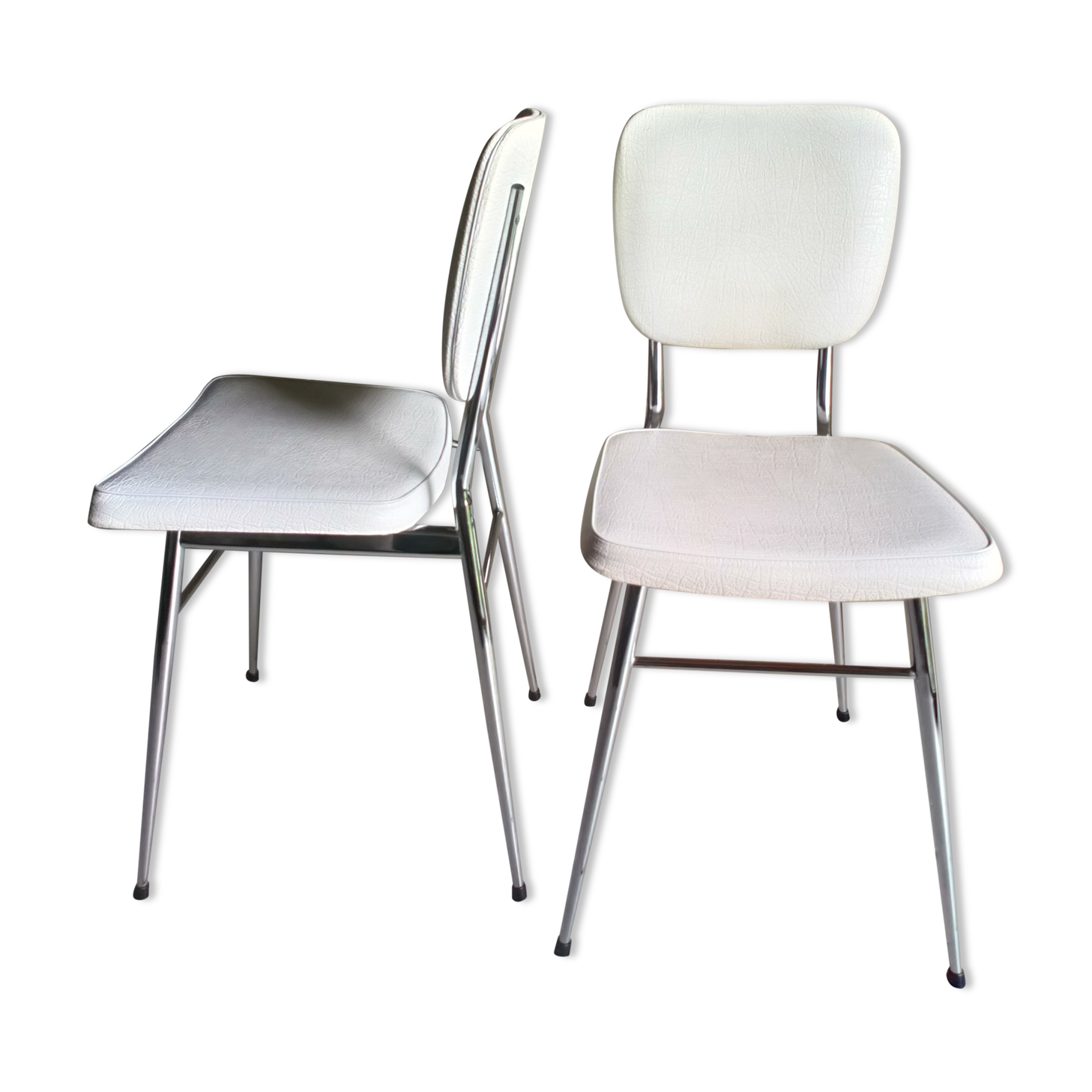 Pair of chrome and white 1960 skaï chairs