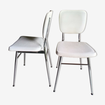 Paire de chaises chrome et skaï blanc 1960