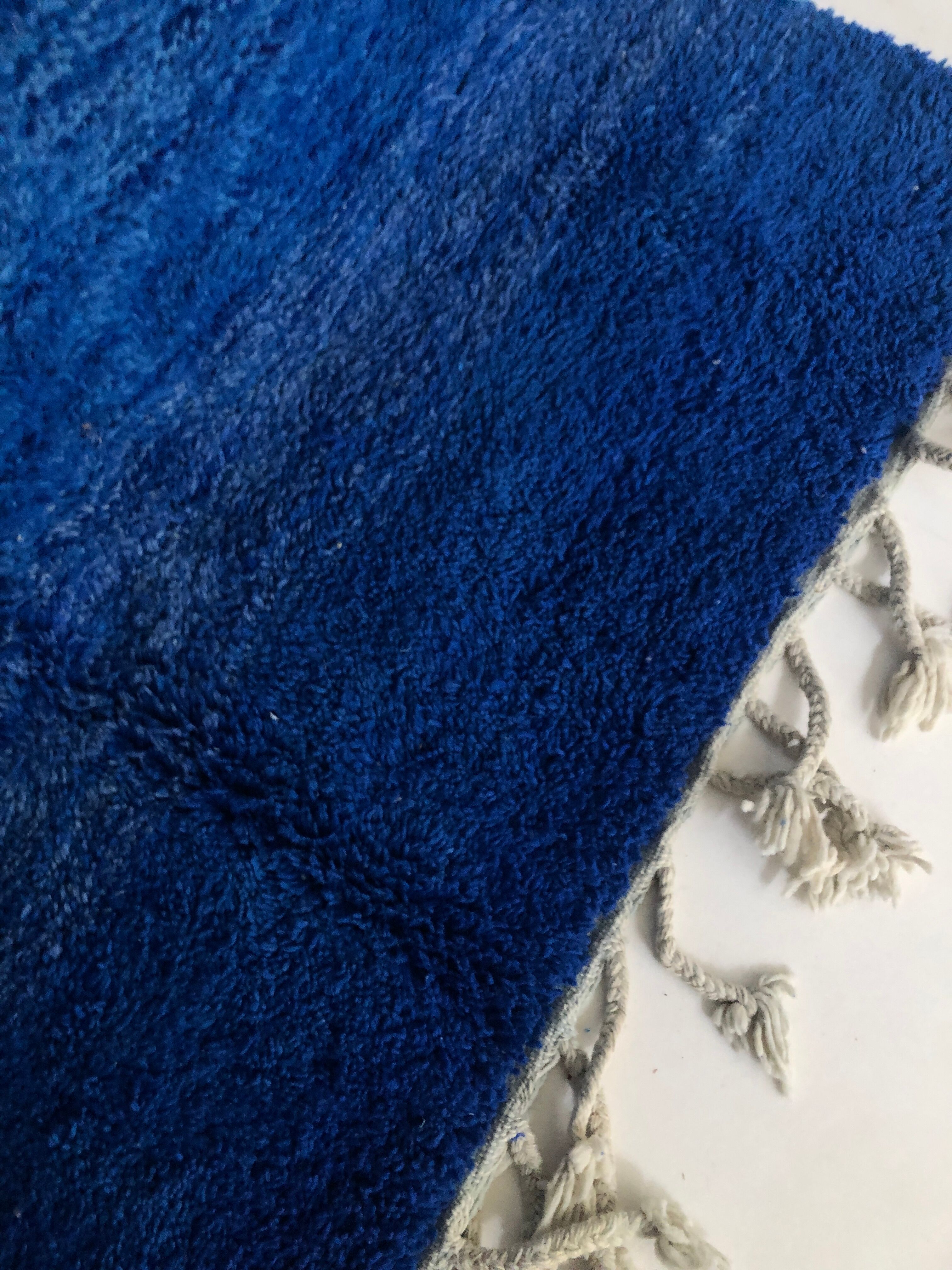 Moroccan Berber carpet Beni Ouarain plain blue mottled 3,19x2.24m