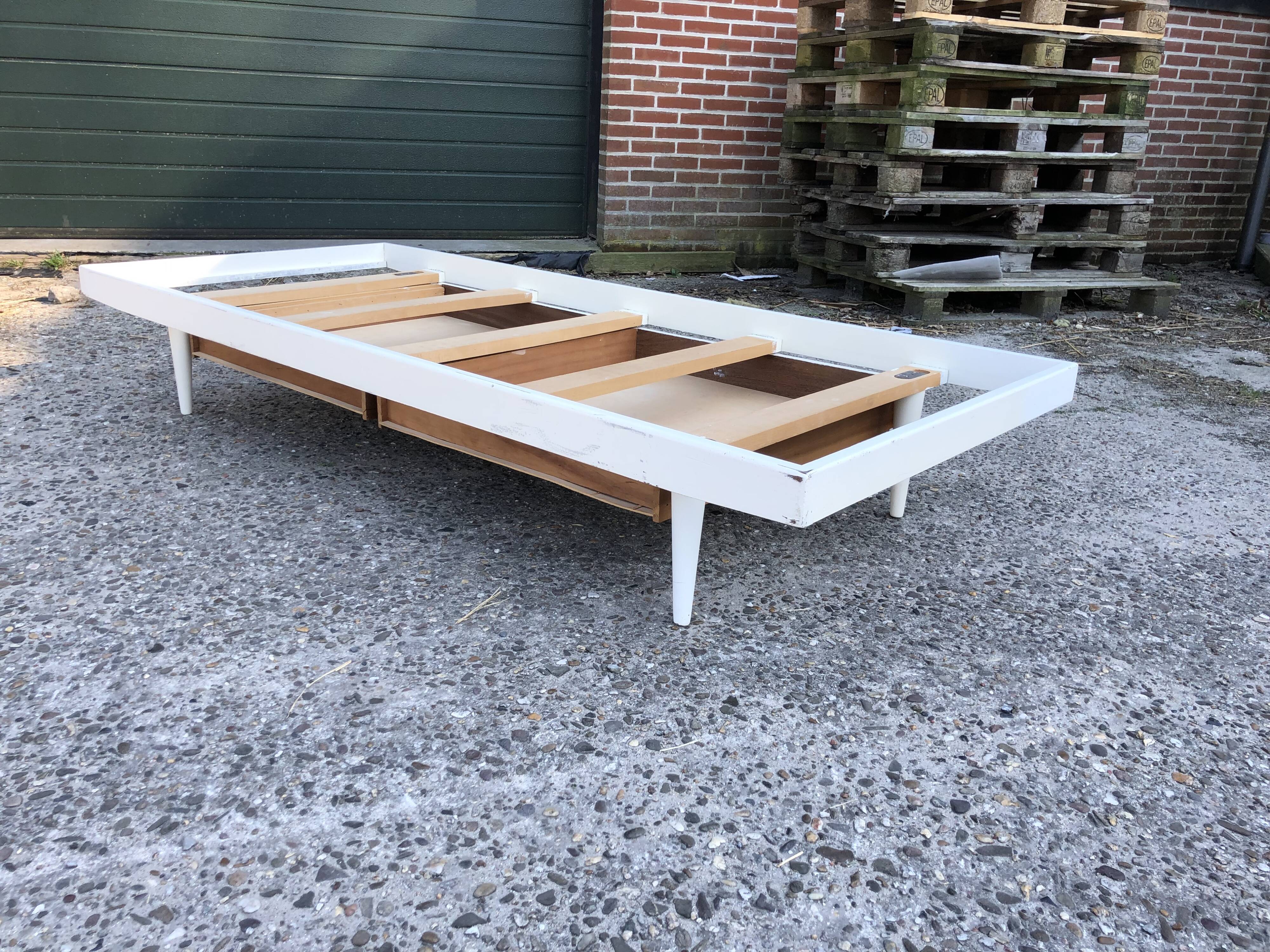Vintage teak meridian