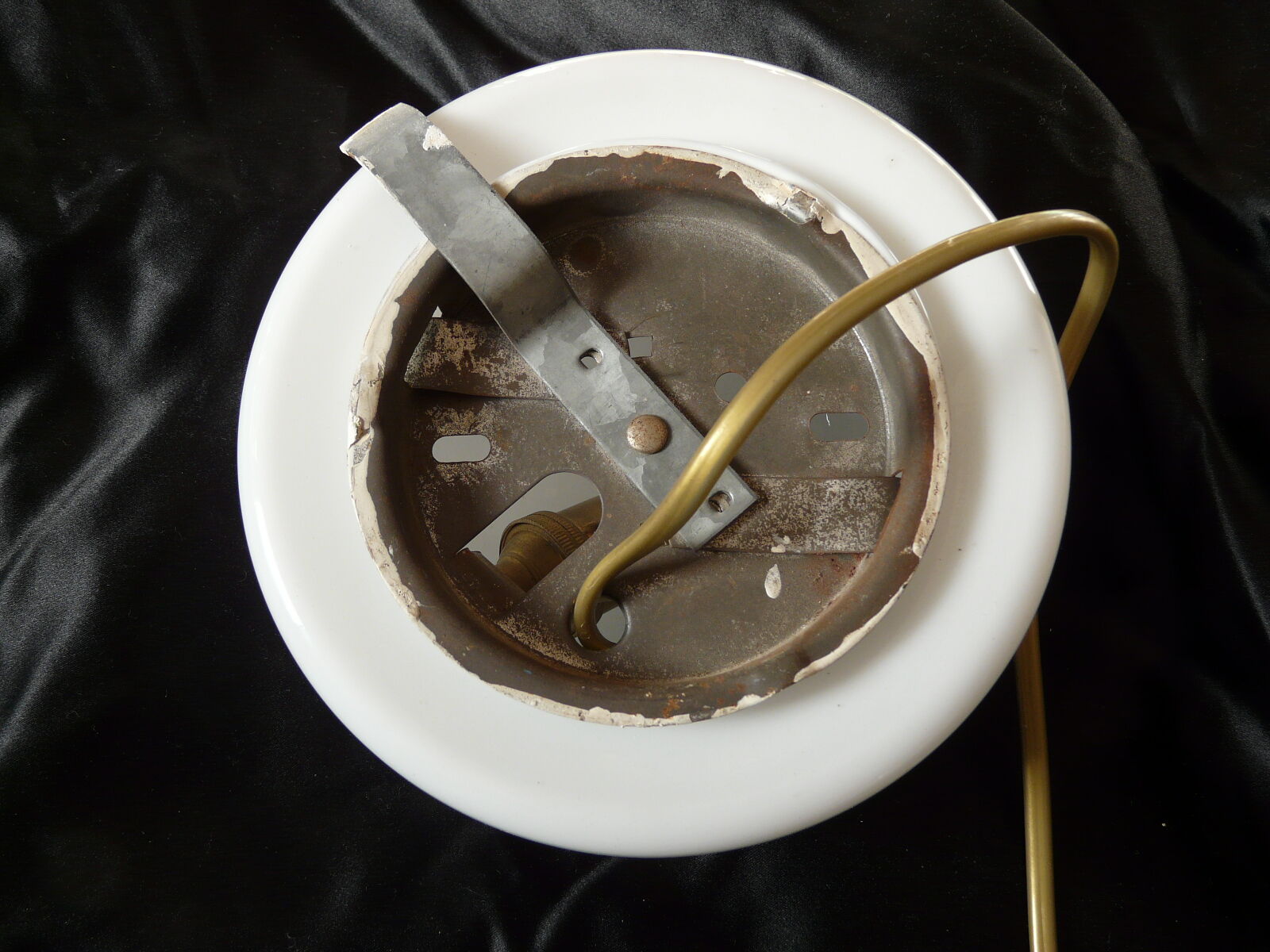 1950 diameter opaline opaline ceiling light: 16cm.