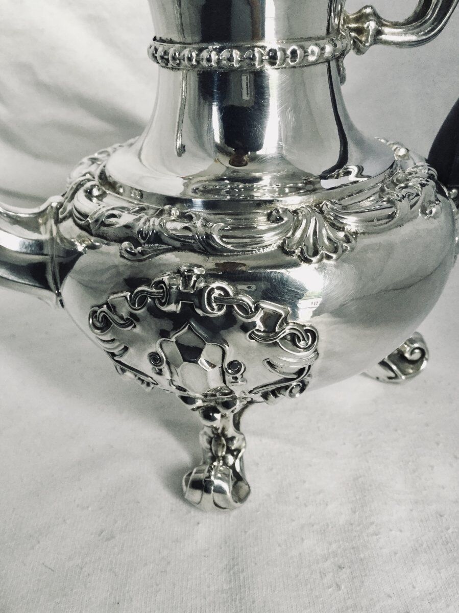 Selfish teapot silver