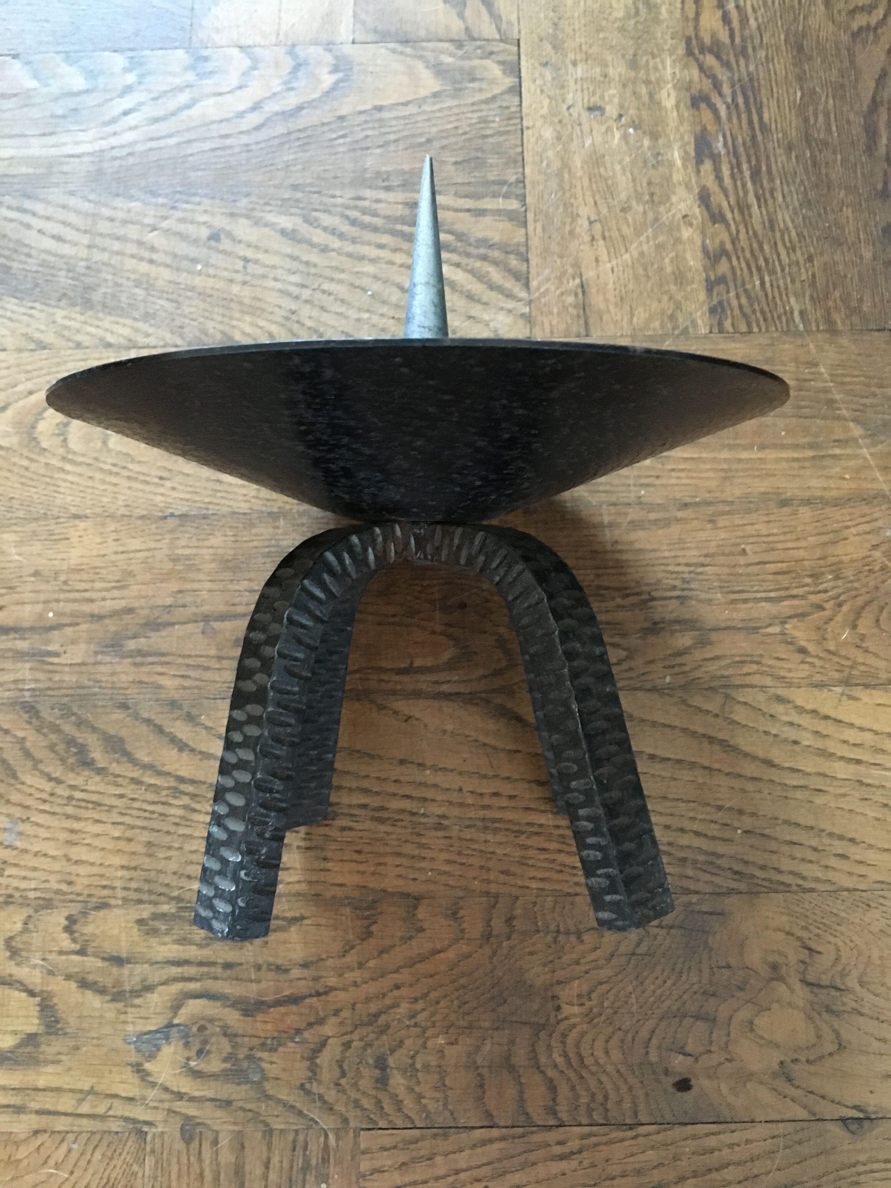 Pique wrought iron candle