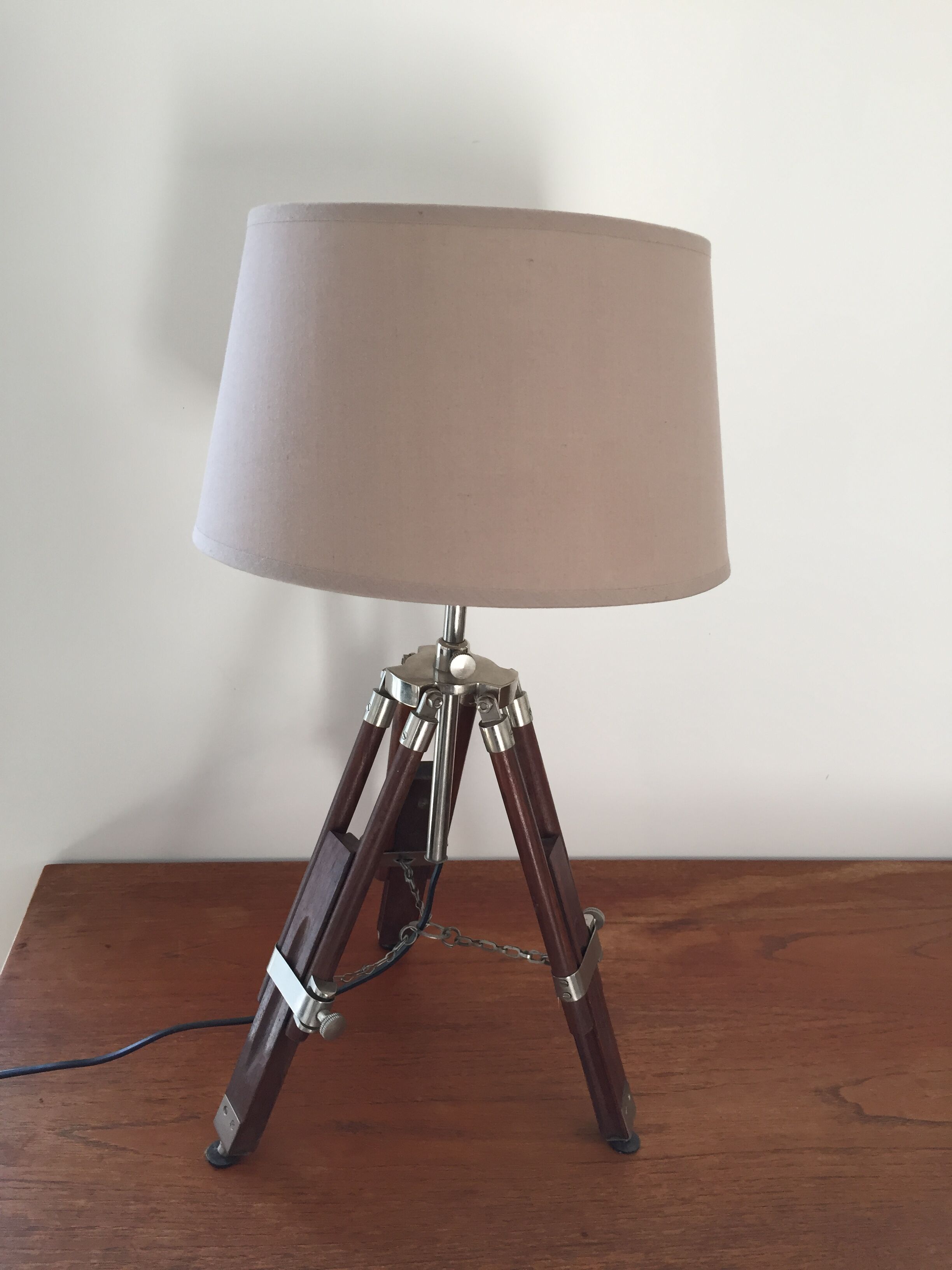 Lampe de marine tripode bois et métal argent