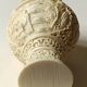 Vase balustre chinois en laque de cinabre beige
