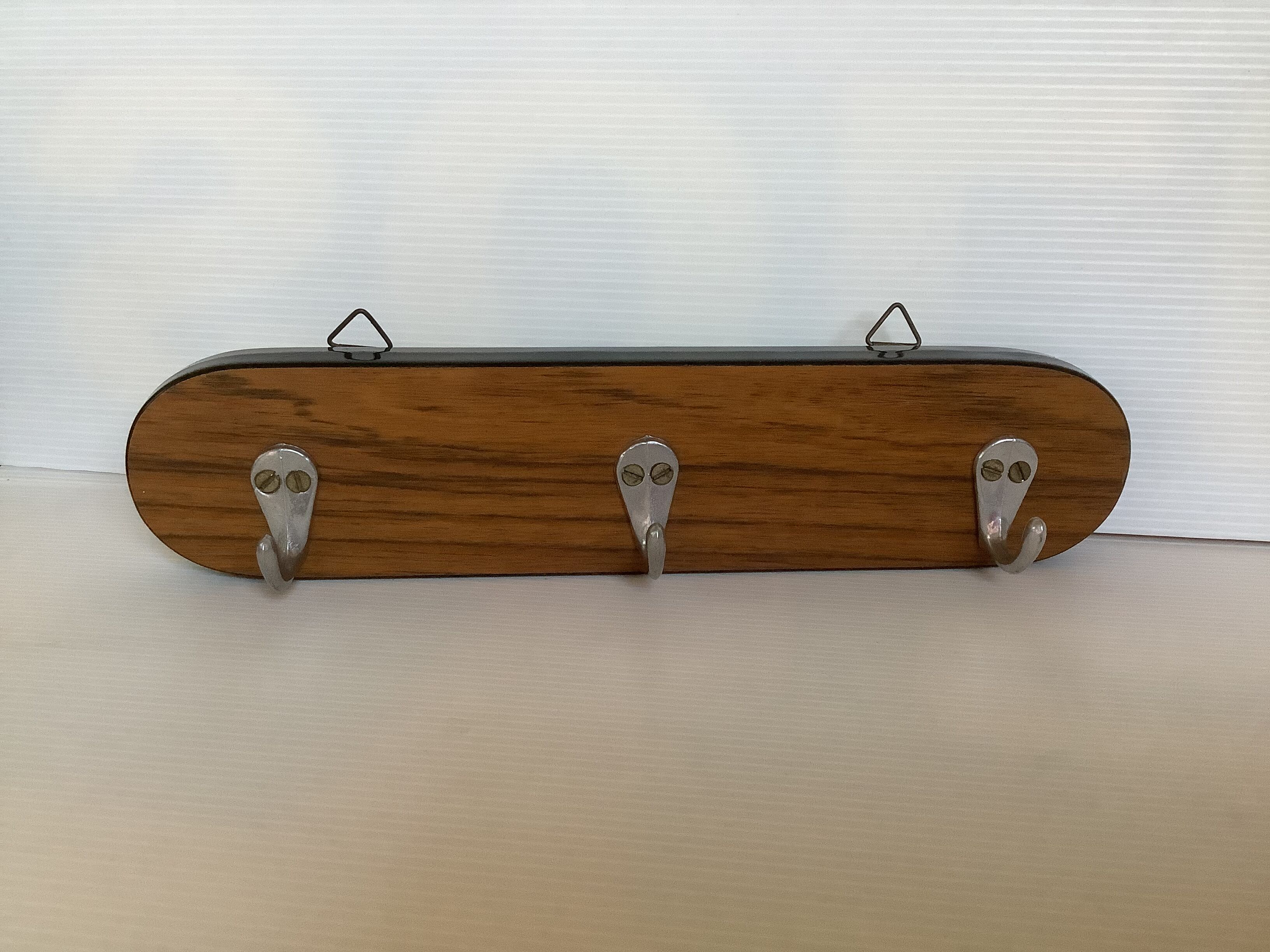 Tea towel holder in formica 3 hooks