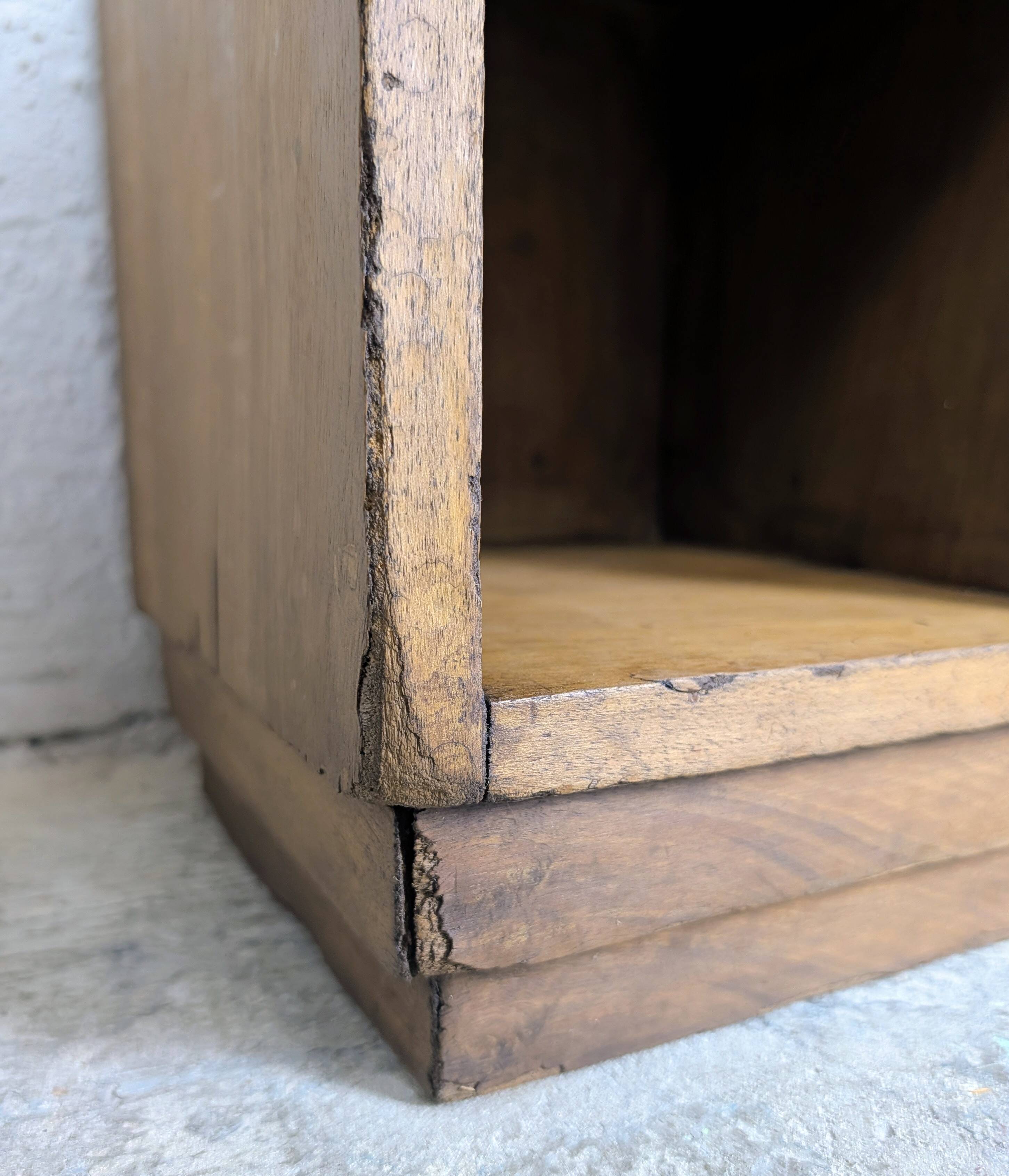 Asymmetrical Art Deco bookshelf