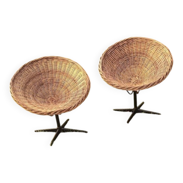 Paire de chaises pivotantes en bambou et fer, années 1960