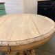 Table Henri II à pattes de lion en chêne brut extensible .