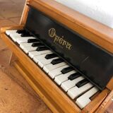 Old piano children's Opera