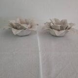 Bougeoirs sculptés pétales fleurs porcelaine blanche  vintage (lot de 2)