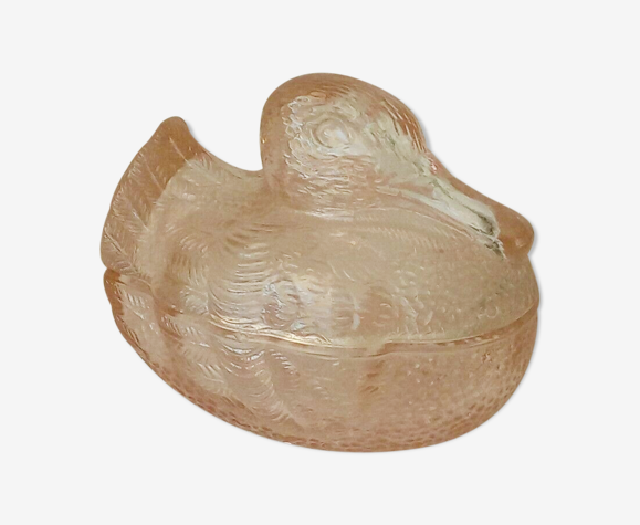 CANDY OR BUTTER MAKER IN PINK MOLDED GLASS IN THE SHAPE OF A DUCK