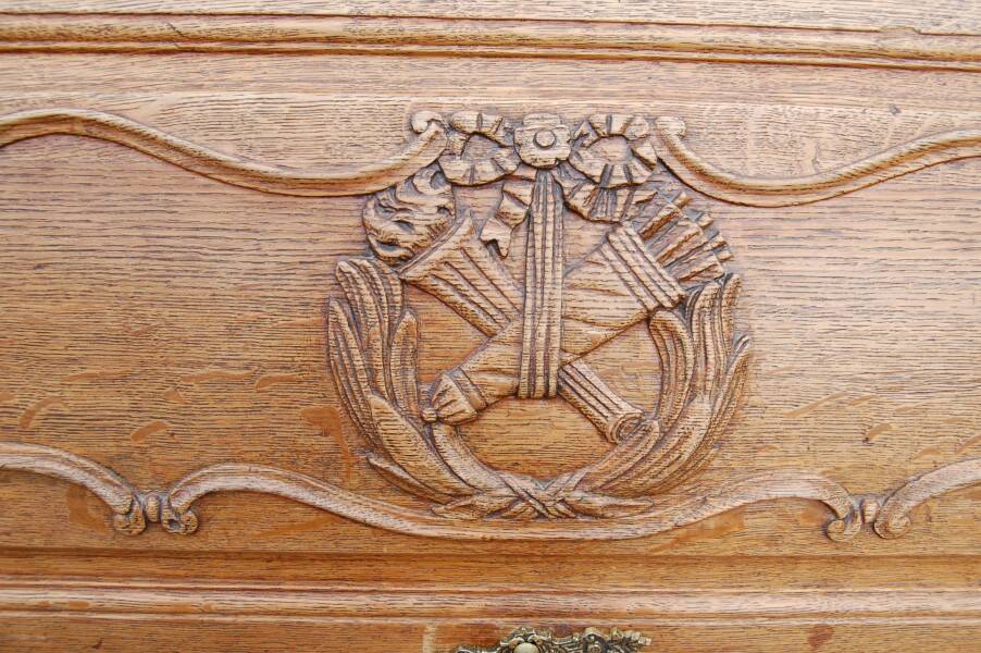 cylinder desk from the Louis XV period in oak, late 18th century