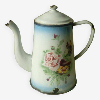 Coffee pot in enameled sheet metal decorated with a bouquet of roses and pansies