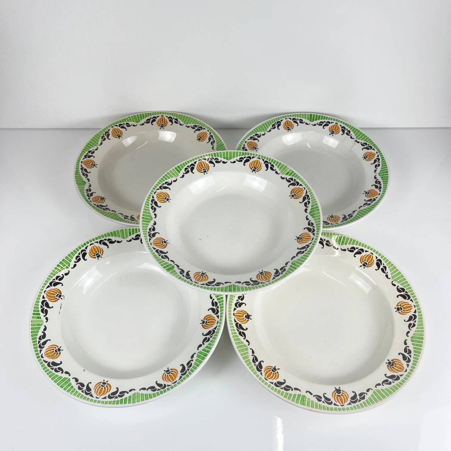 Set of 5 Sarreguemines "Maroussia" soup plates, early 20th century