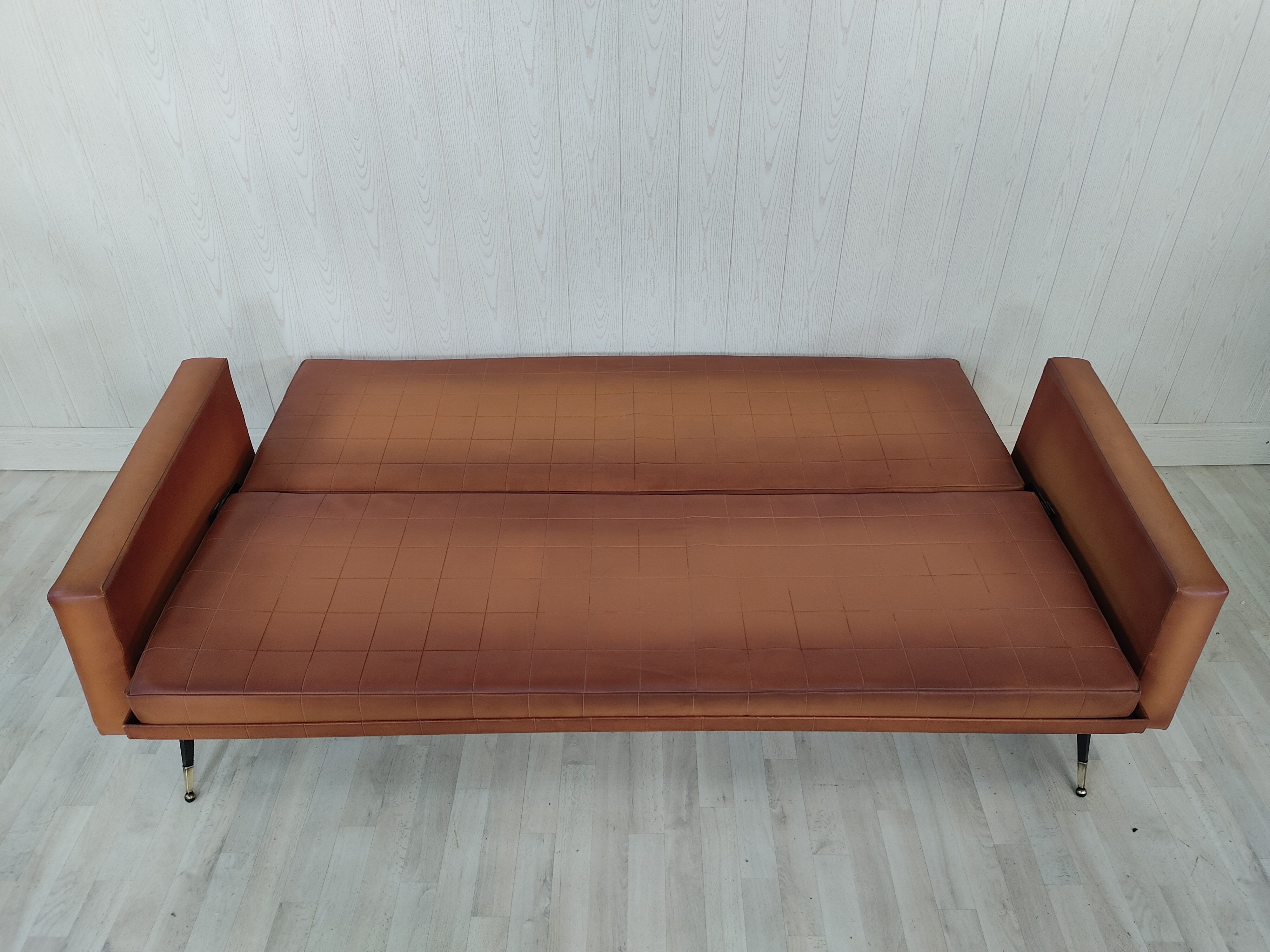 Sofa daybed vintage feet compass