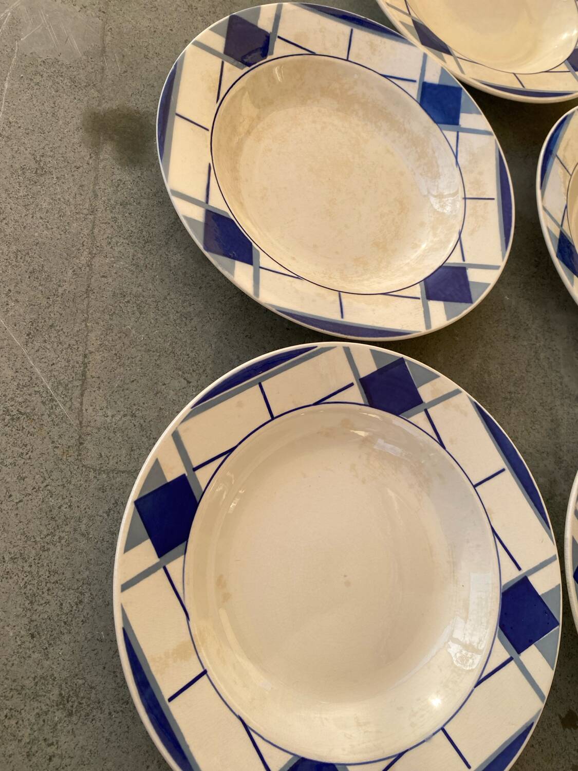 Many flat plates, Digoin Sarreguemines, Efel.