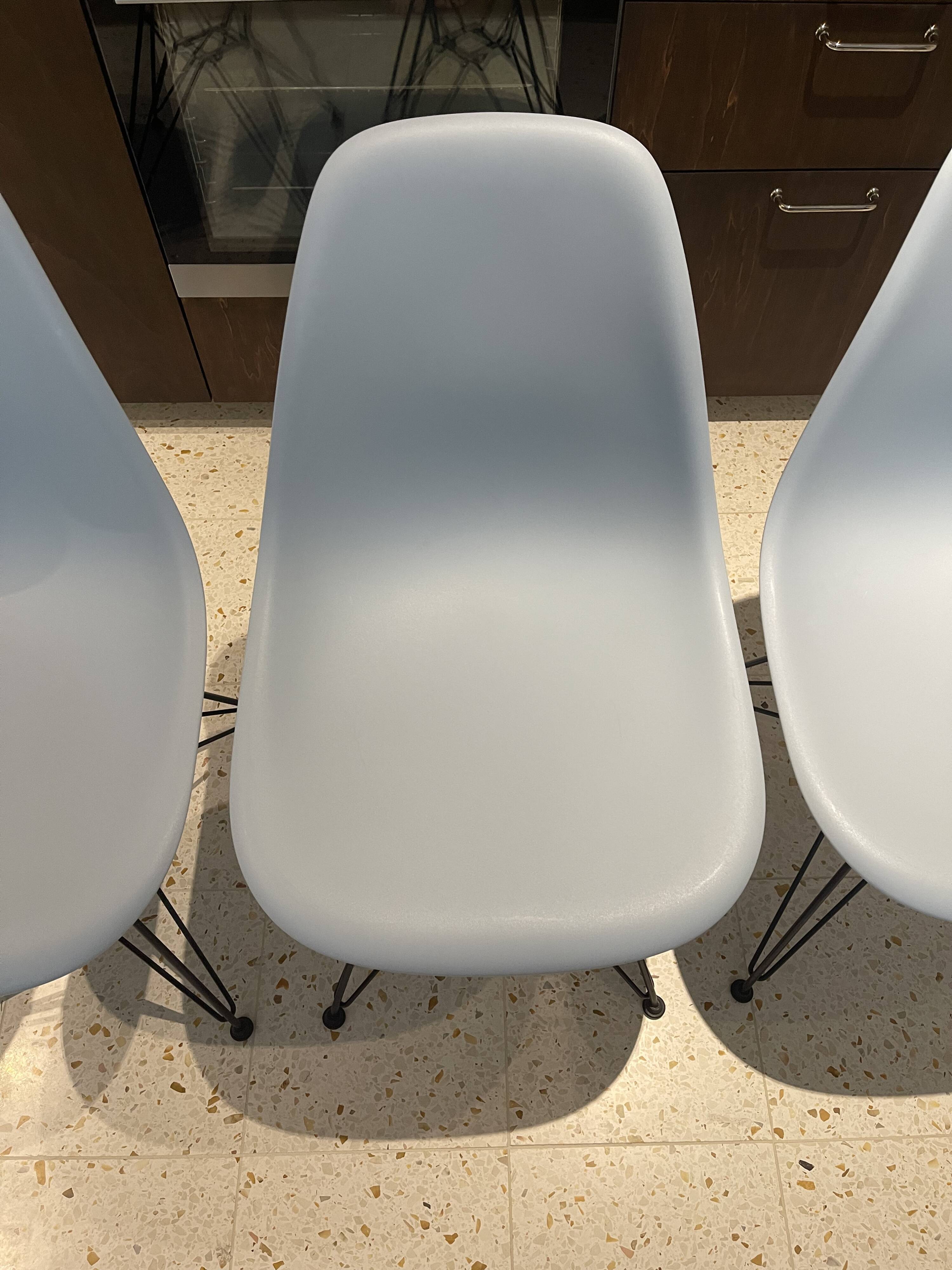 Set of 4 chairs - Eames Plastic Side Chair
