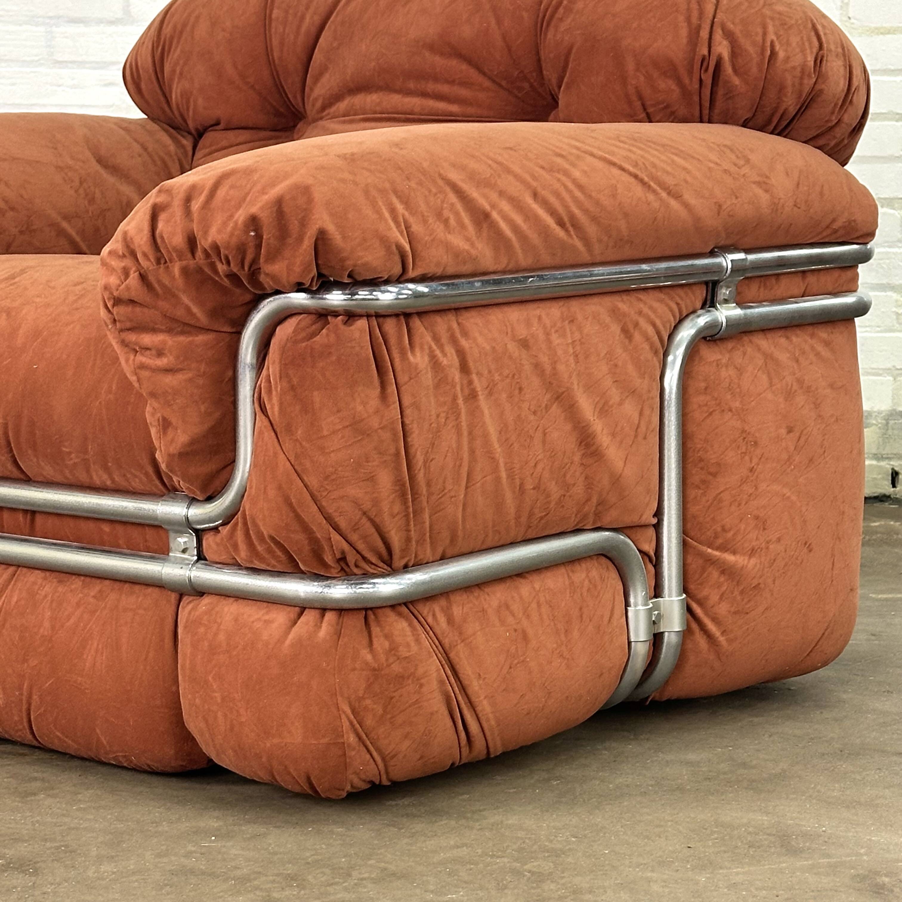 Fauteuils italiens conçus par Adriano Piazzesi