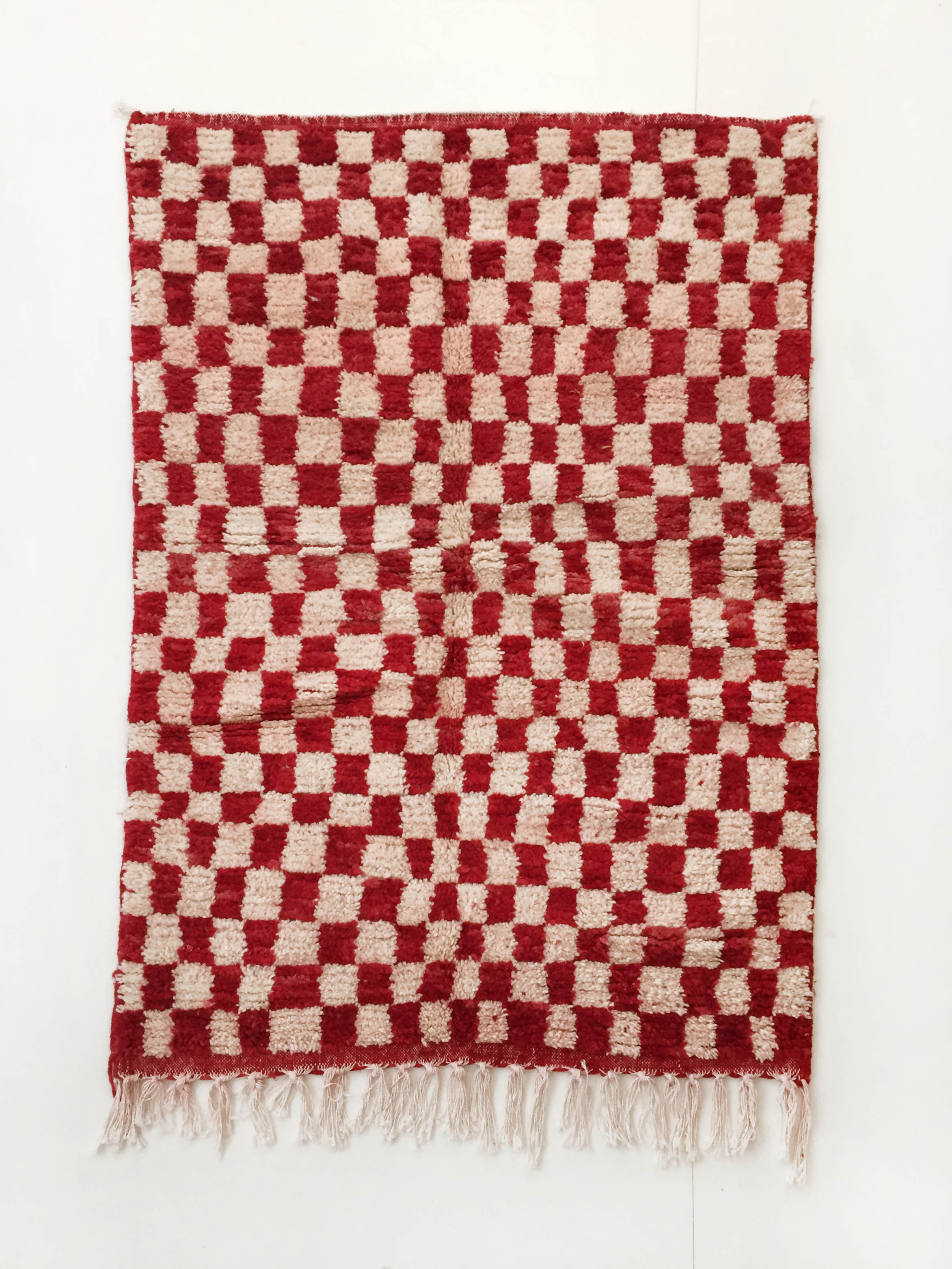 Moroccan Berber carpet boujaad ecru with red checkers 155x105cm