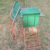 Mid century distressed painted iron garden table and 2 chairs, 1960s