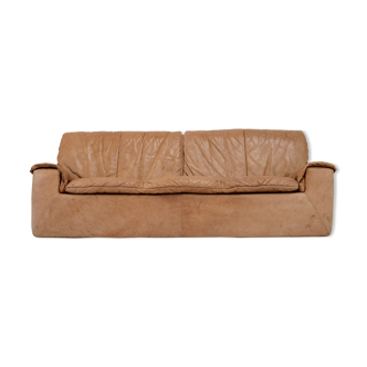 Cinna sofa. Circa 1970. Foam and "caramel" leather. 3 seats.