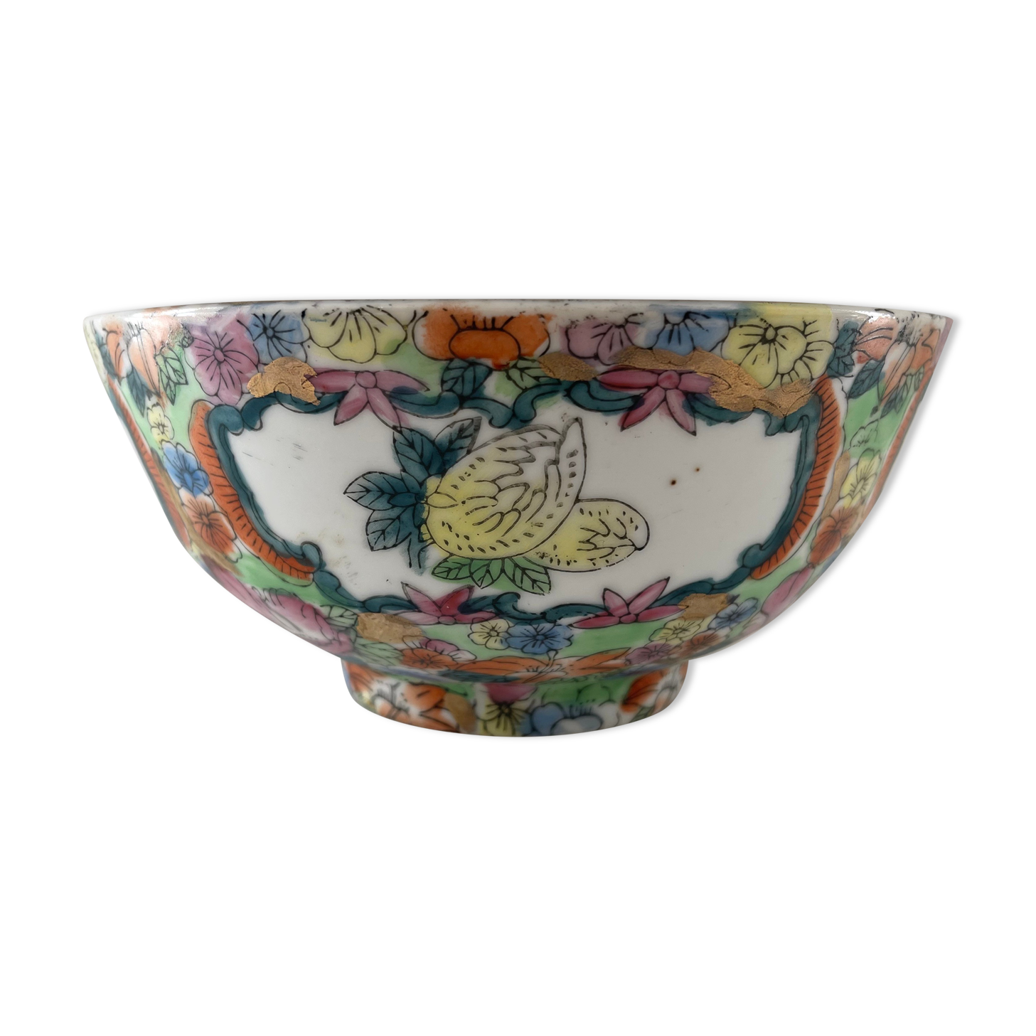 China Canton large porcelain bowl with polychrome decoration nineteenth