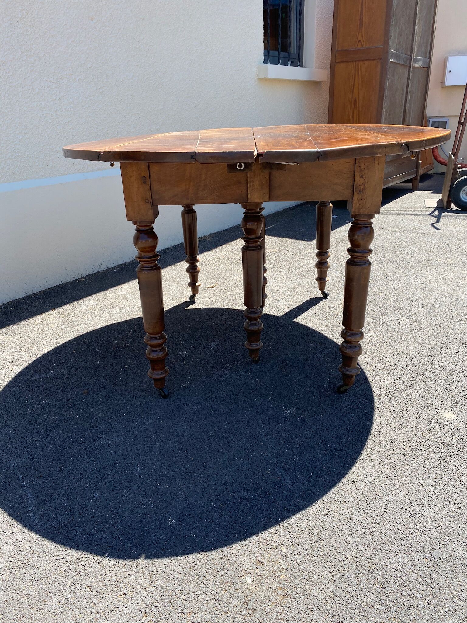 Table Louis Philippe walnut