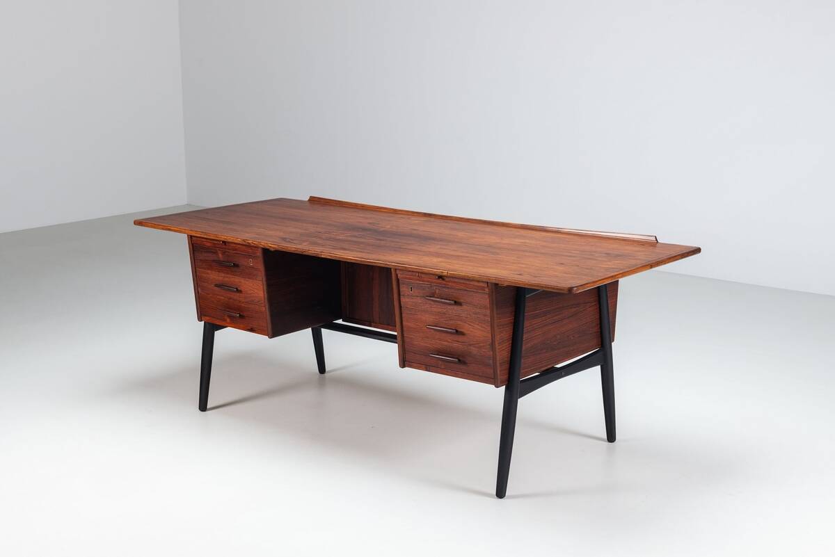 Scandinavian executive desk in rosewood with bar Denmark 1960