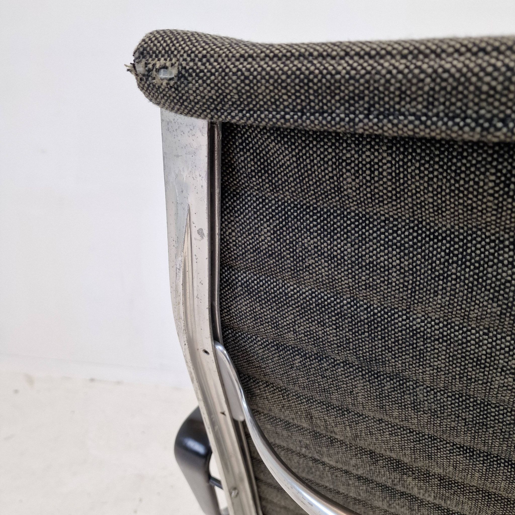 Chaise modèle EA 116 par Eames pour Herman Miller, 1960