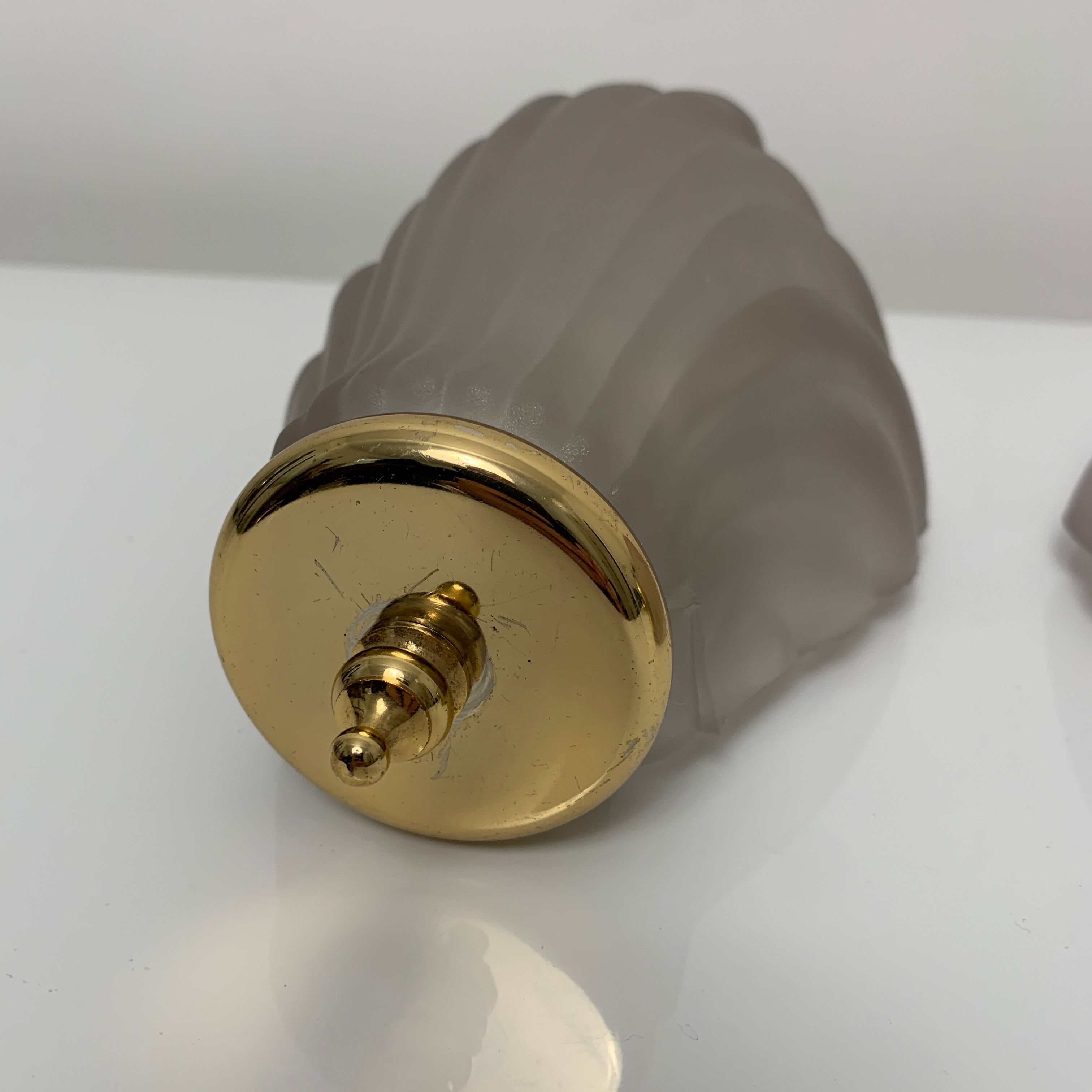 Pair of sconces decorated with vintage shells