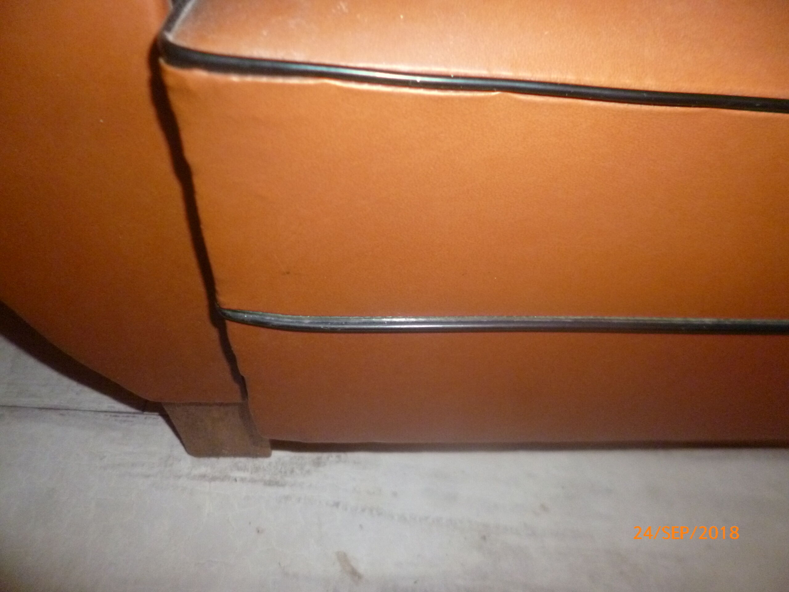 Skai vintage mustache club armchair 60's