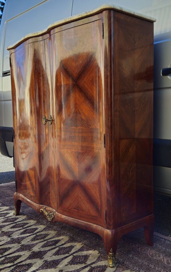 buffet haut galbé en marqueterie – style Transition Louis XV / Louis XVI