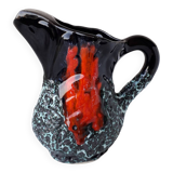 Fat lava pitcher