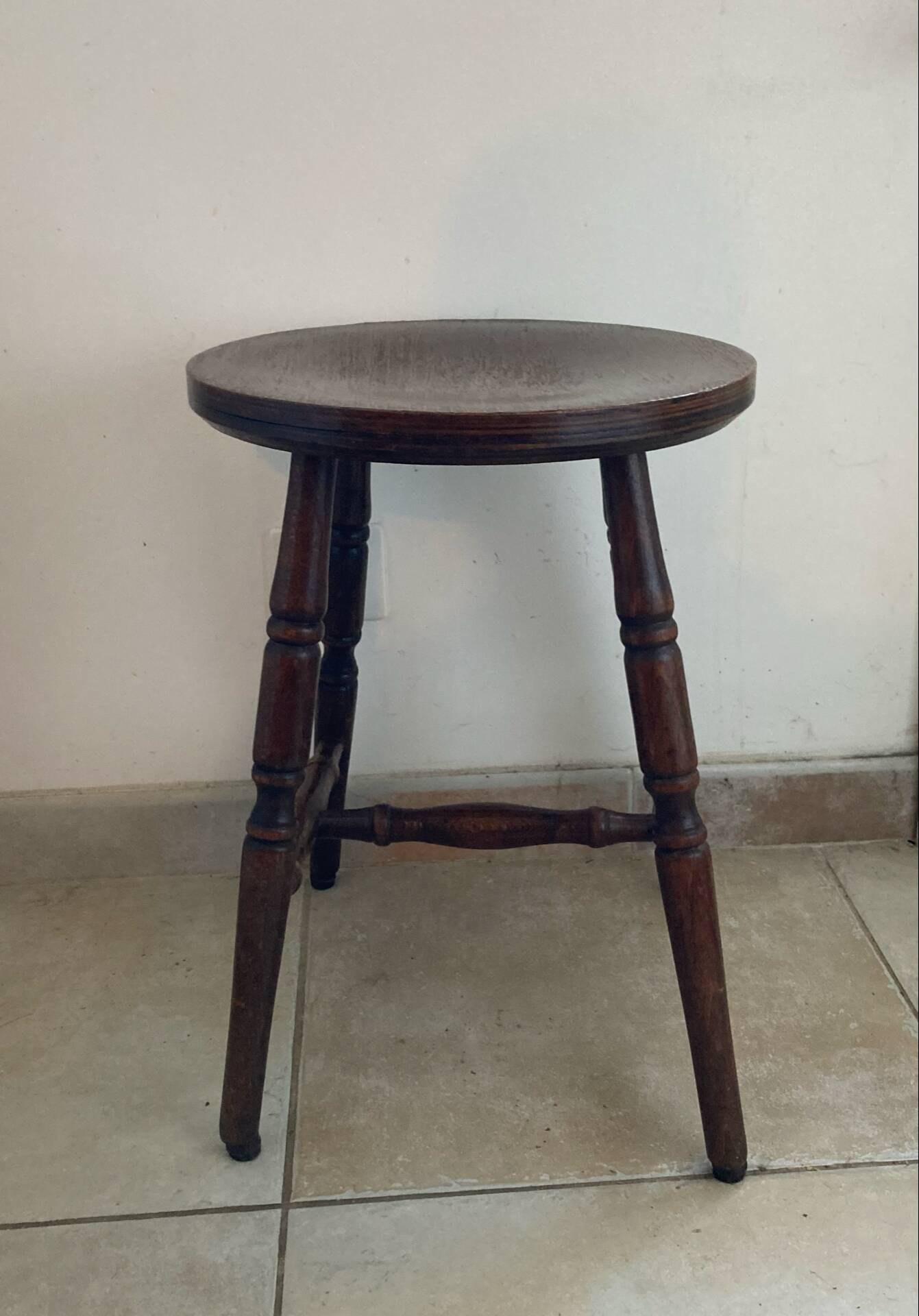 Tabouret quadripode rustique en bois des années 1970/80